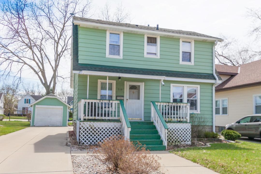 219 Frame Ave, Waukesha, WI 53188