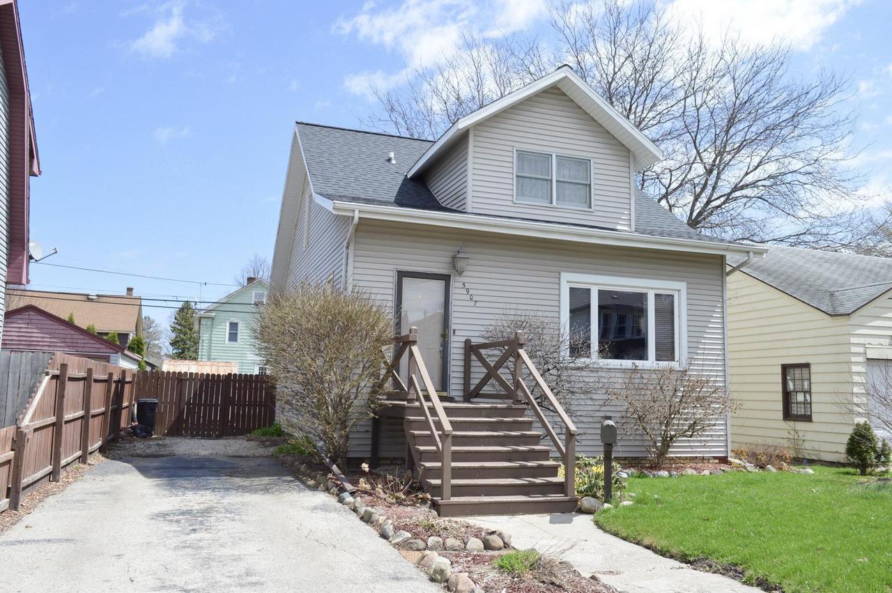 5907 34th Ave, Kenosha, WI 53144