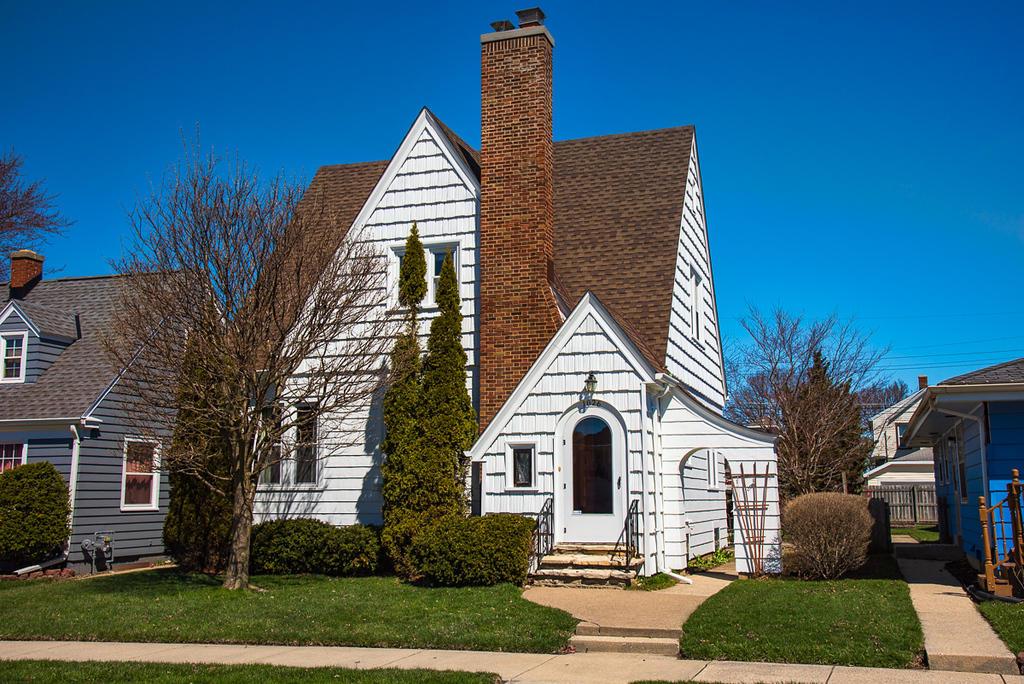 1026 Jones Ave, Racine, WI 53402