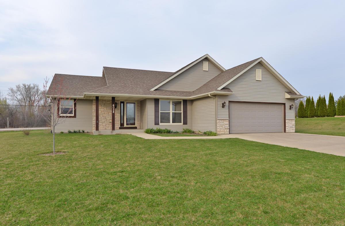 6028 Graceway Dr., Caledonia, WI 53406