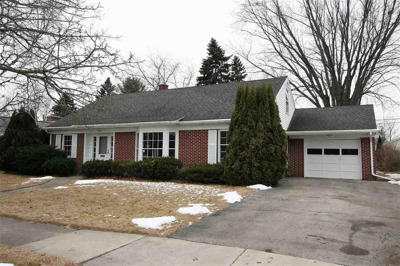 1315 Ahrens St., Manitowoc, WI 54220