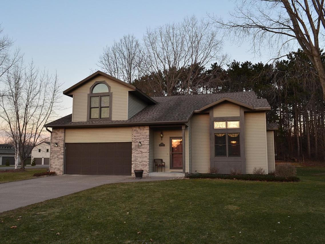 N6988 Bice Ave., Holland, WI 54636