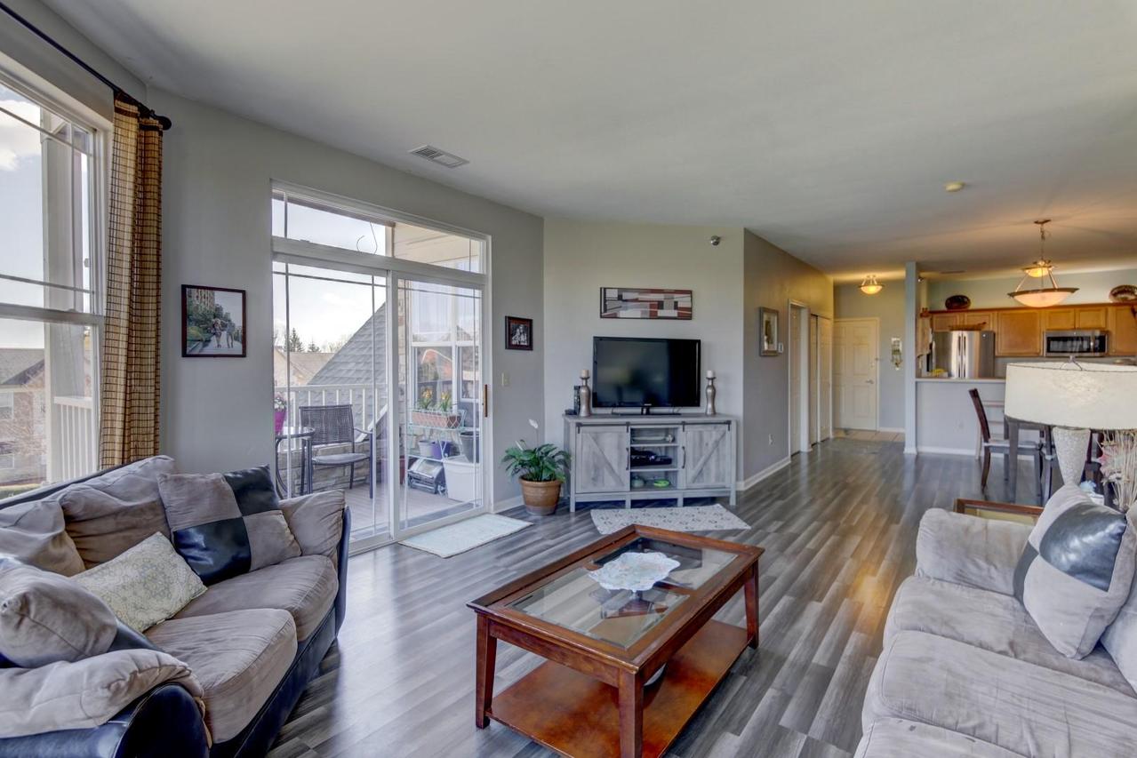 6995 S Riverwood Blvd #202, Franklin, WI 53132