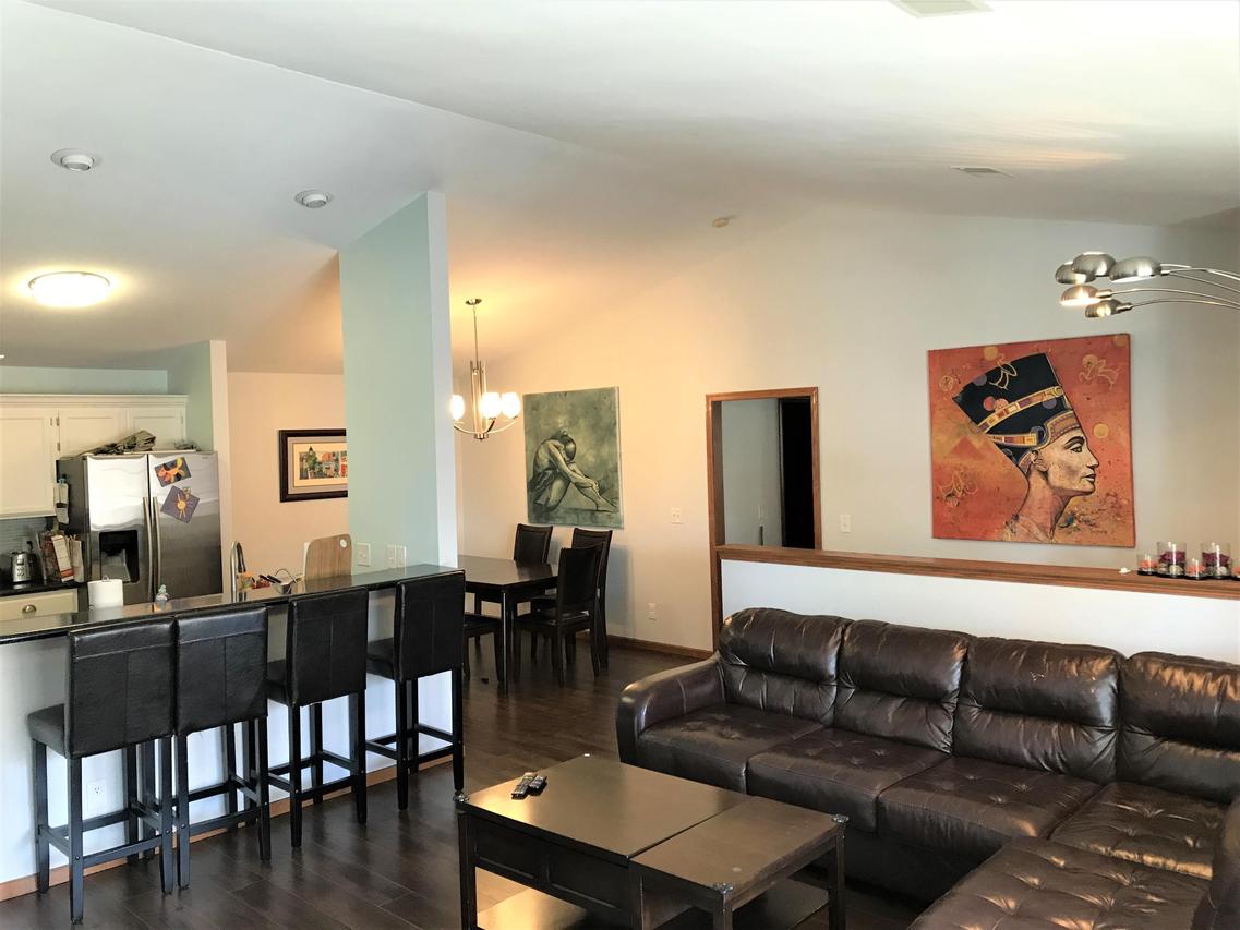 265 Bur Oak Ln #C, Grafton, WI 53024