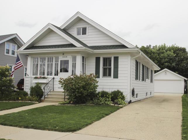 5518 33rd Ave, Kenosha, WI 53144