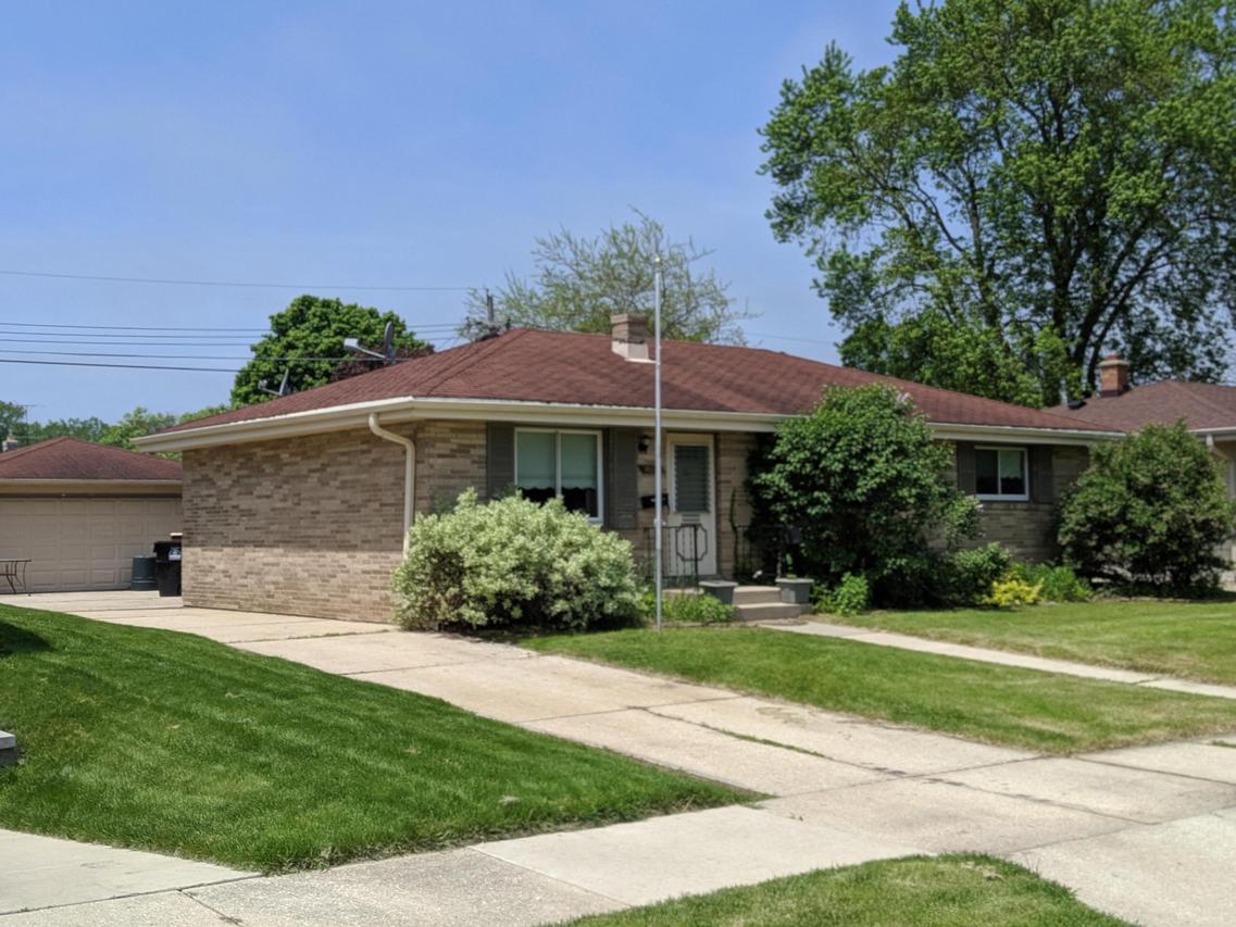 4122 Manhatten Dr., Racine, WI 53402