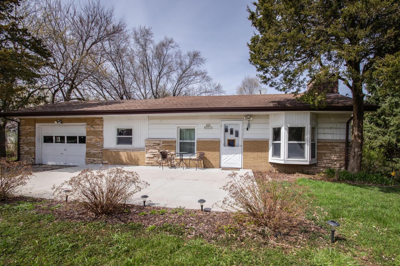 N56W25616 Richmond Rd, Lisbon, WI 53089