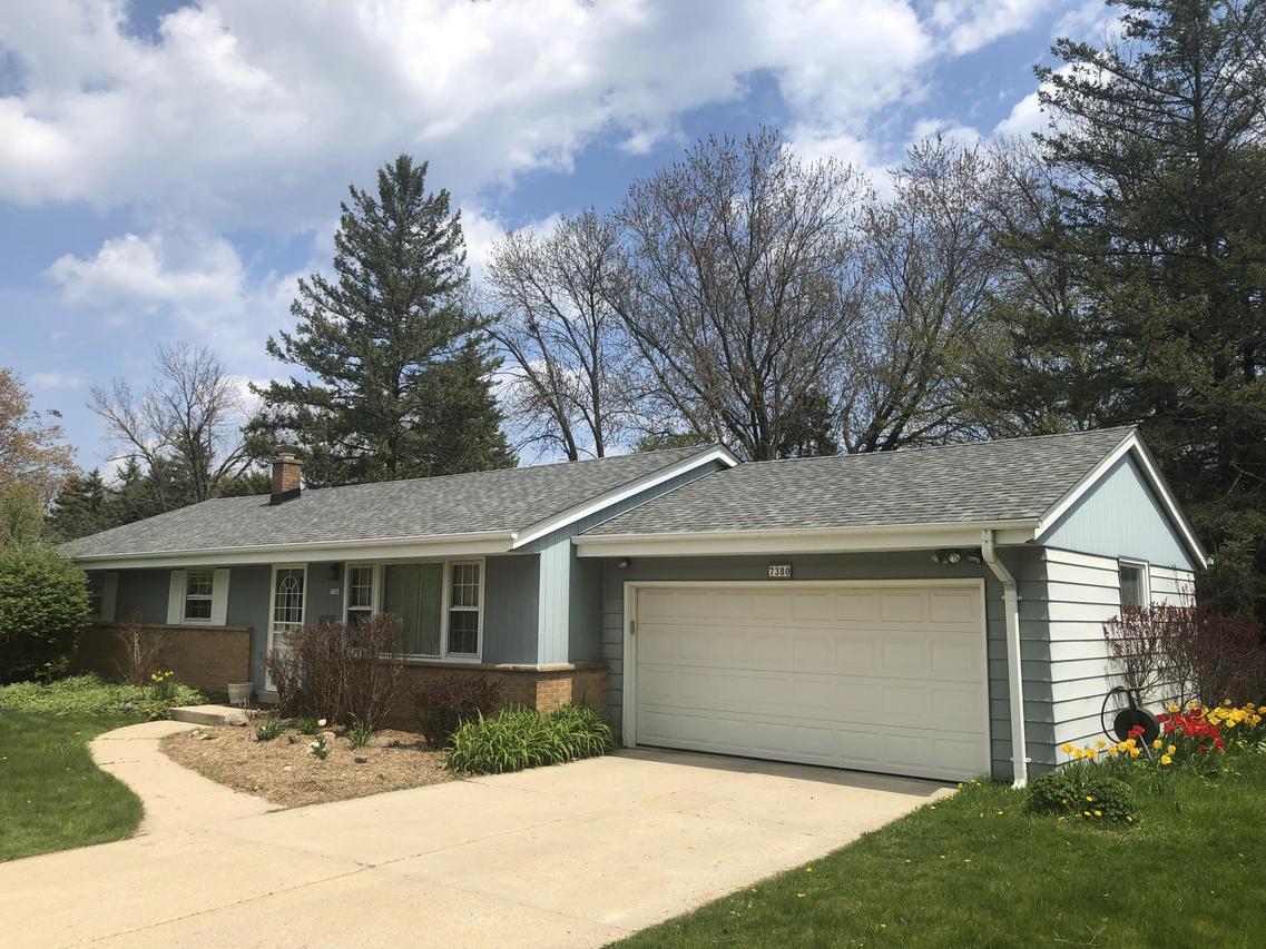 7380 N Iroquois Rd, Fox Point, WI 53217