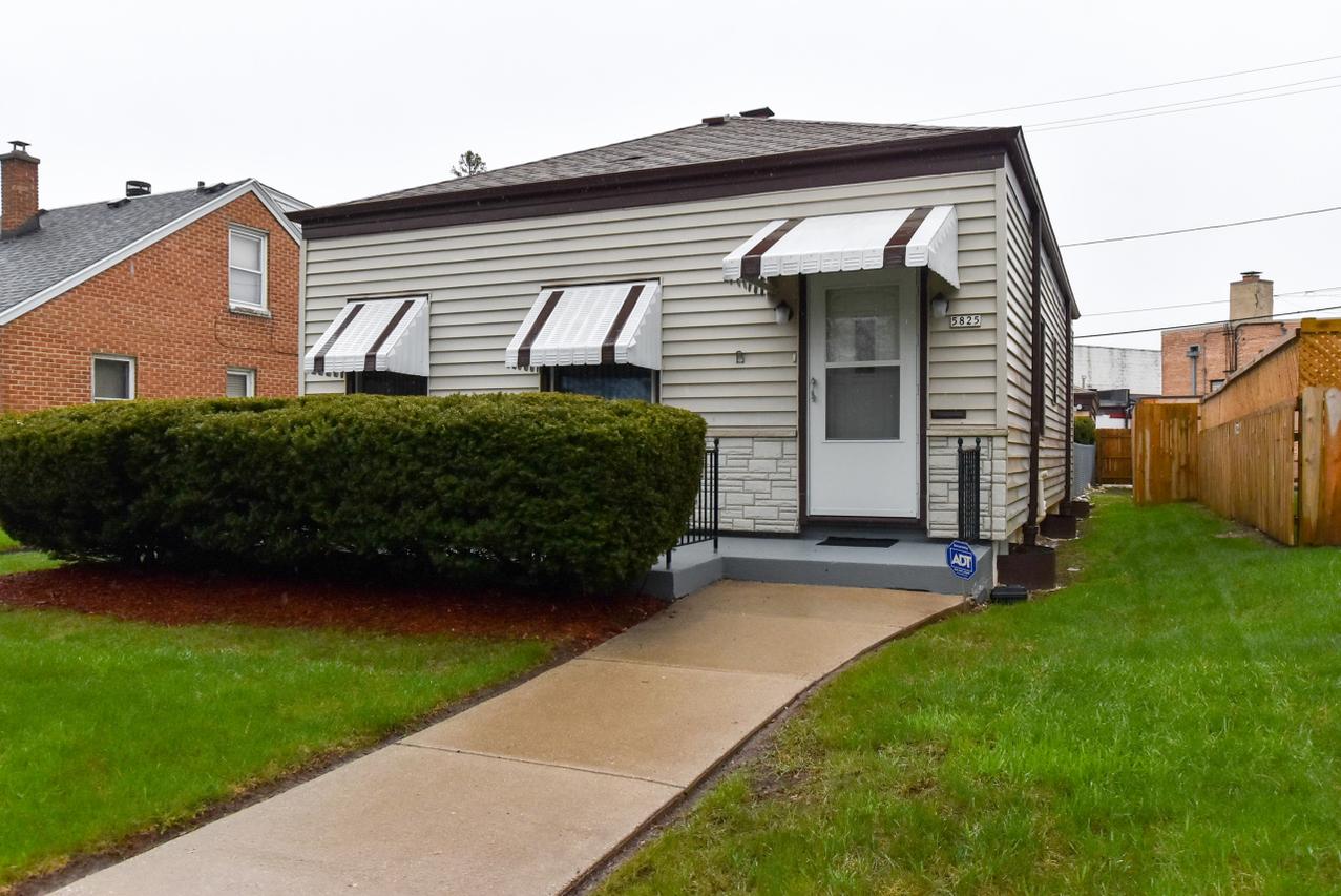 5825 W Roosevelt Dr, Milwaukee, WI 53216