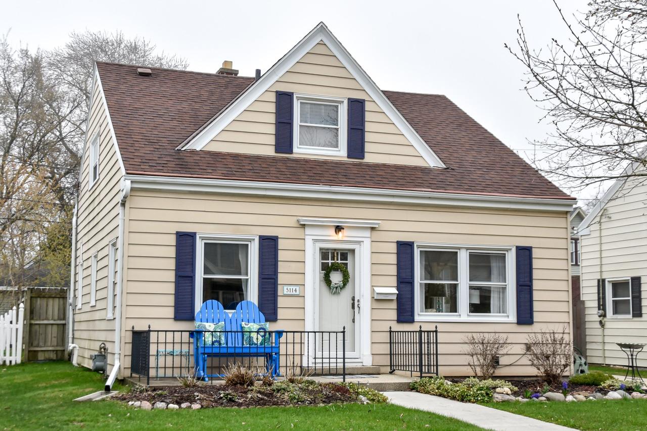 5114 N Diversey Blvd, Whitefish Bay, WI 53217