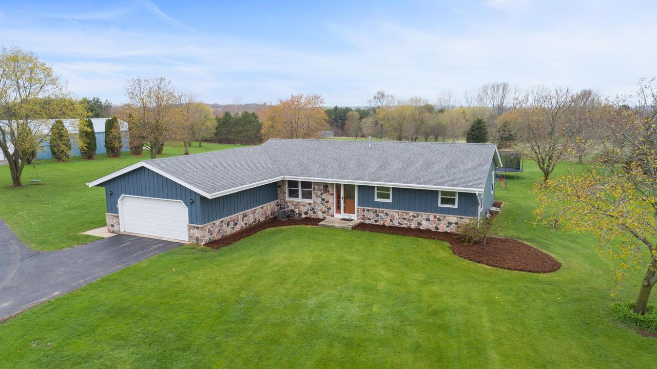 S64W27656 River Rd, Mukwonago, WI 53189
