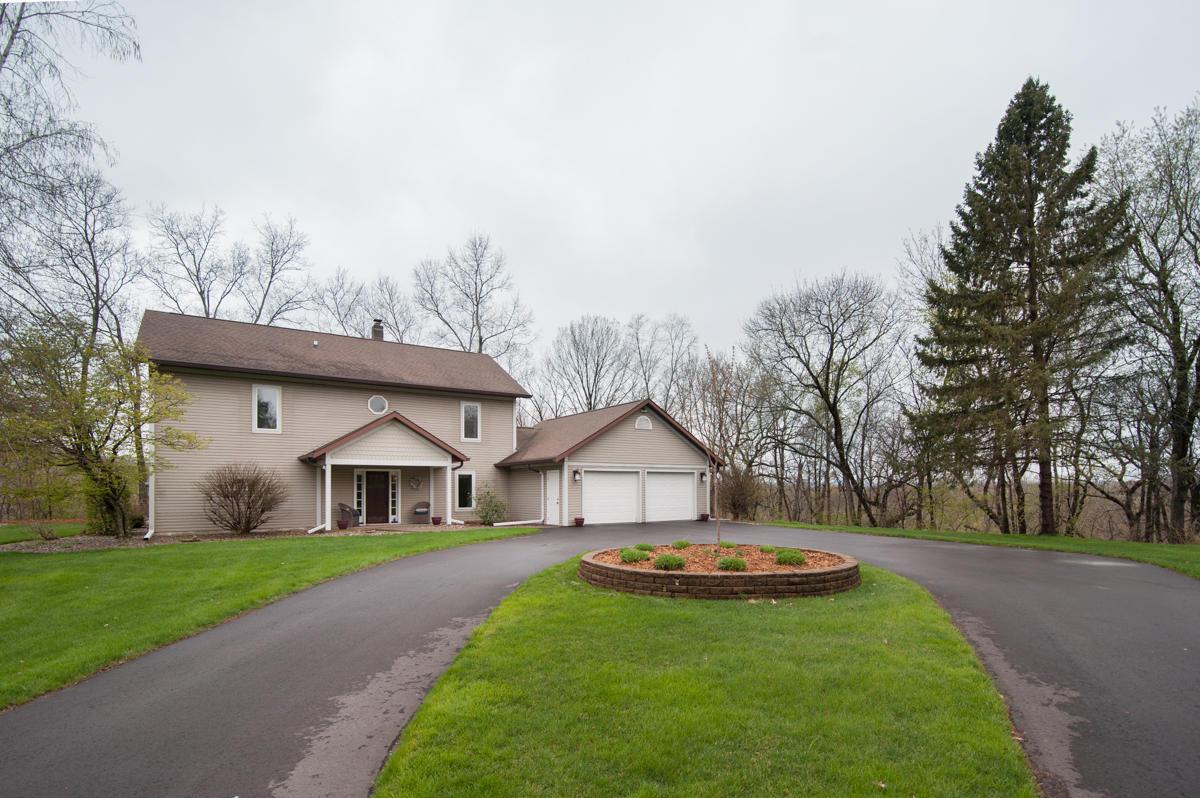 1234 Beverly Dr, Onalaska, WI 54650