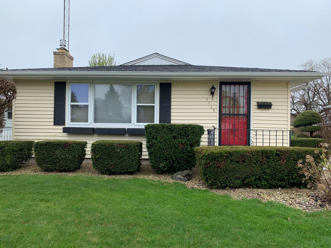 1715 87th Pl, Kenosha, WI 53143