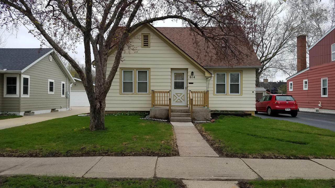 614 Monroe St, Sparta, WI 54656