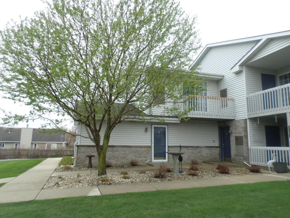 3707 85th St #C, Kenosha, WI 53142
