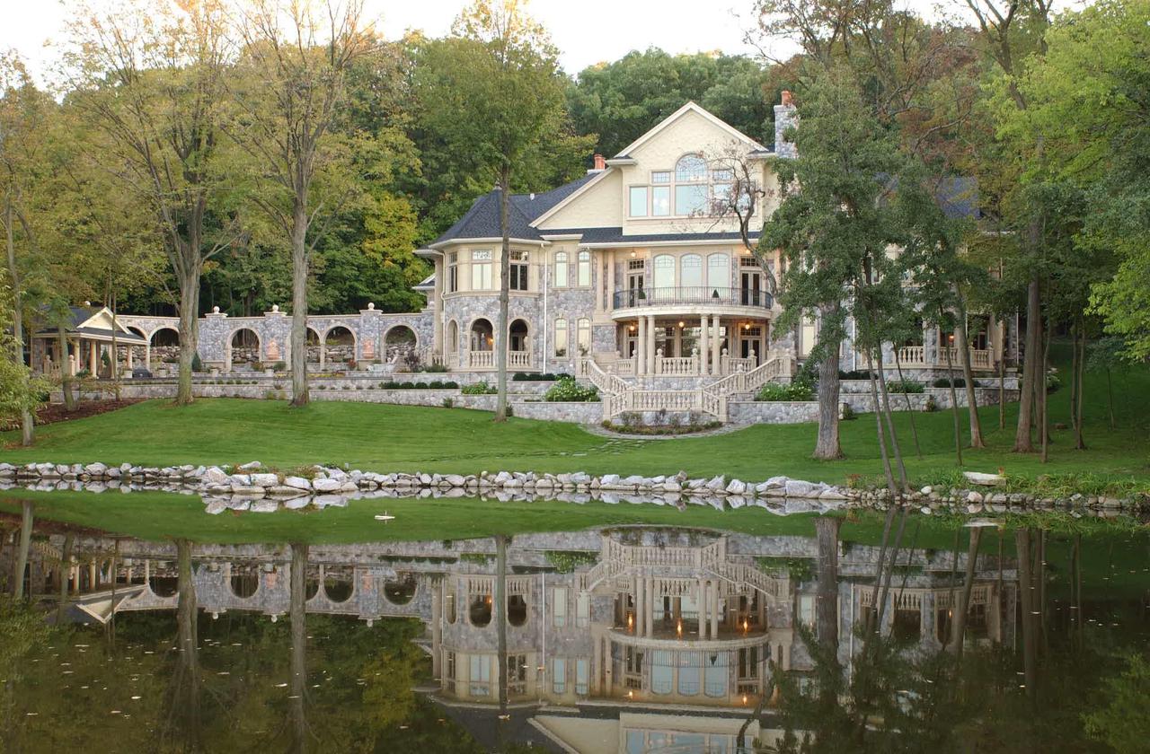 N1860 N Black Point, Linn, WI 53147