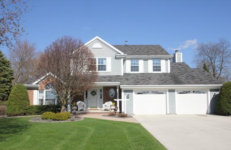 N1672 Rabes Hilltop Rd., New Holstein, WI 53061