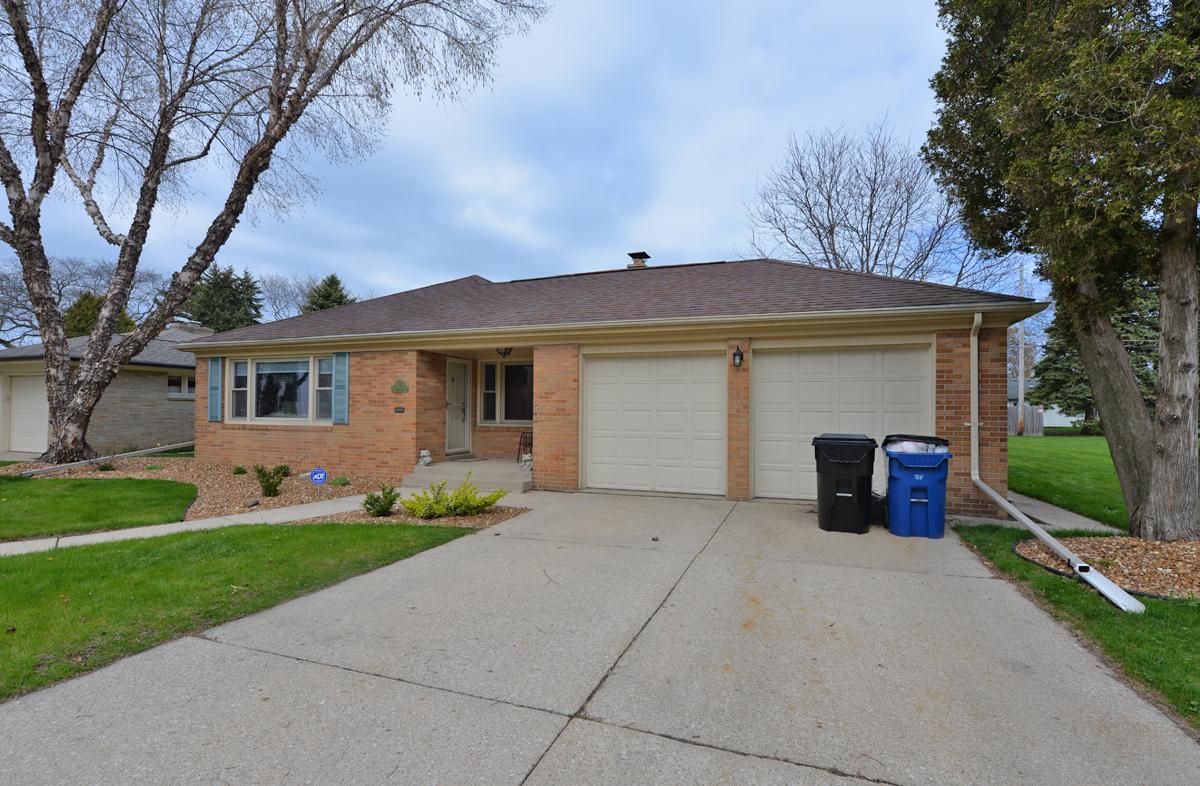 2827 N Wisconsin St, Racine, WI 53402