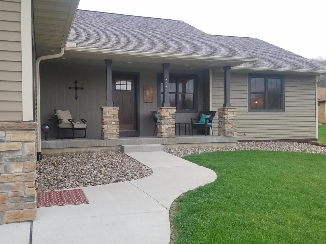 809 Timberwood Ln, Holmen, WI 54636
