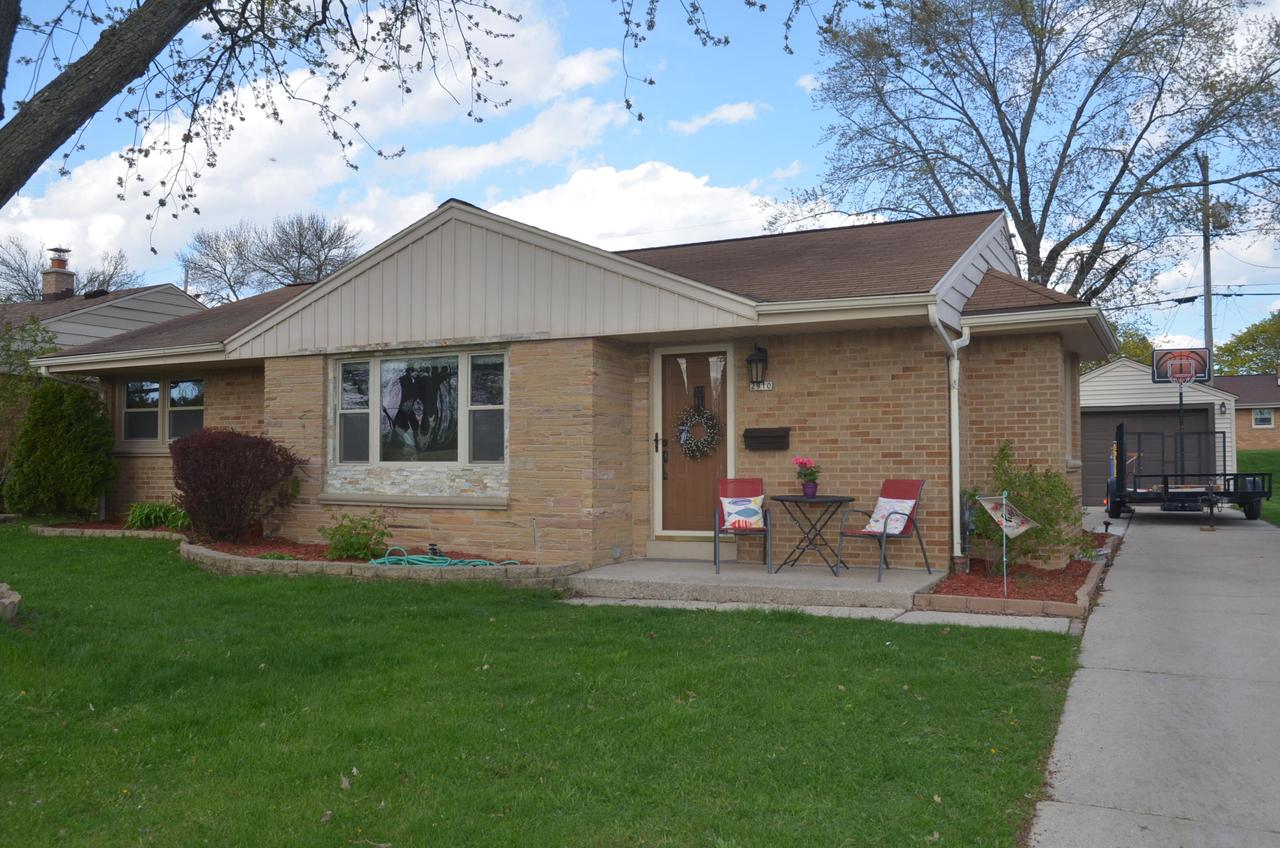 2910 S 71st St, Milwaukee, WI 53219