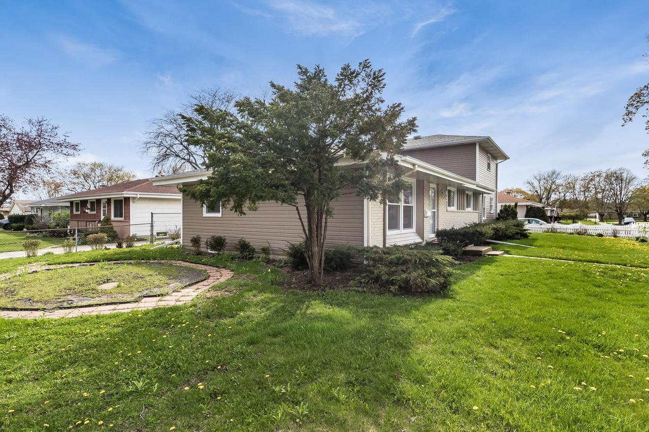 4901 56th St, Kenosha, WI 53144