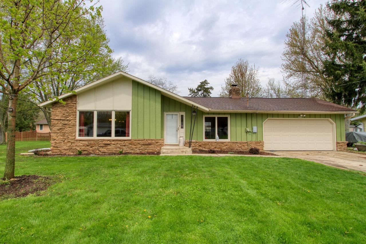 W1228 Trumpet Rd, Bloomfield, WI 53128