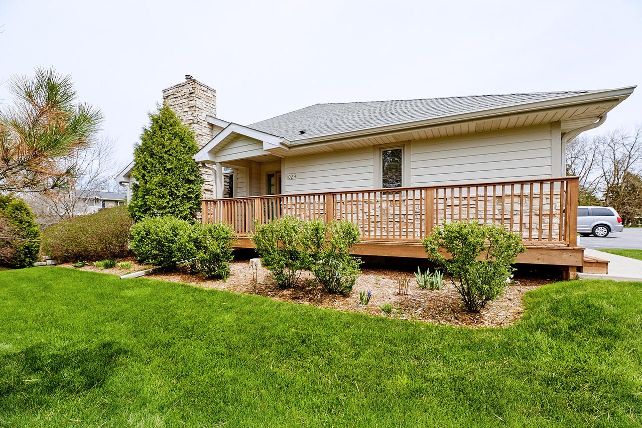1024 Pilgrim Pkwy, Elm Grove, WI 53122