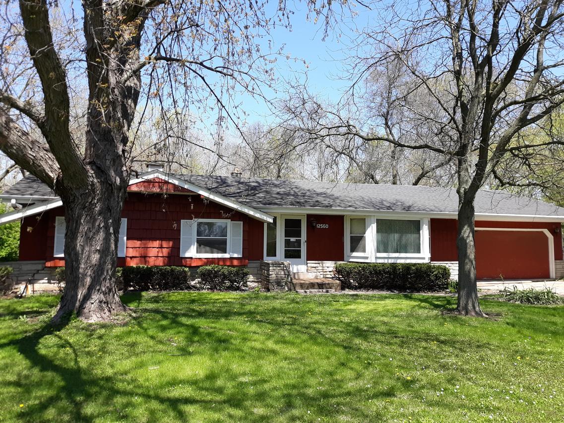 12560 Cardinal Crest Dr, Brookfield, WI 53005