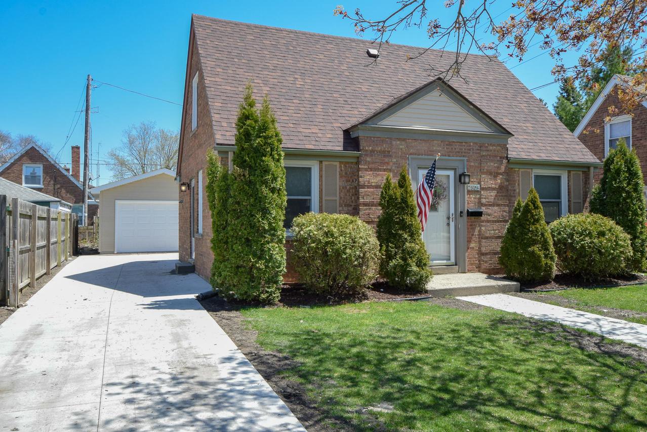 2805 Ashland Ave, Racine, WI 53403