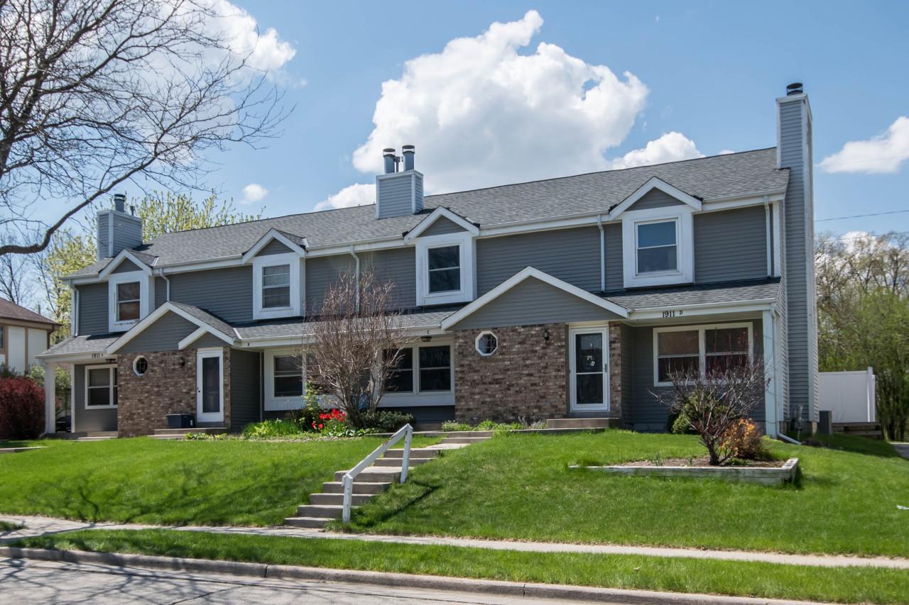 1911 Woodburn Rd #C, Waukesha, WI 53188