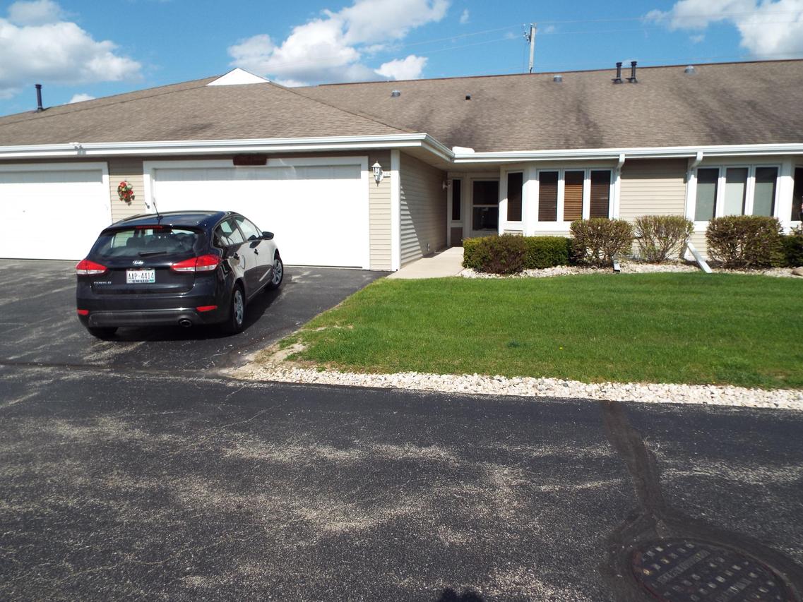 264 Hartford Sq., Hartford, WI 53027
