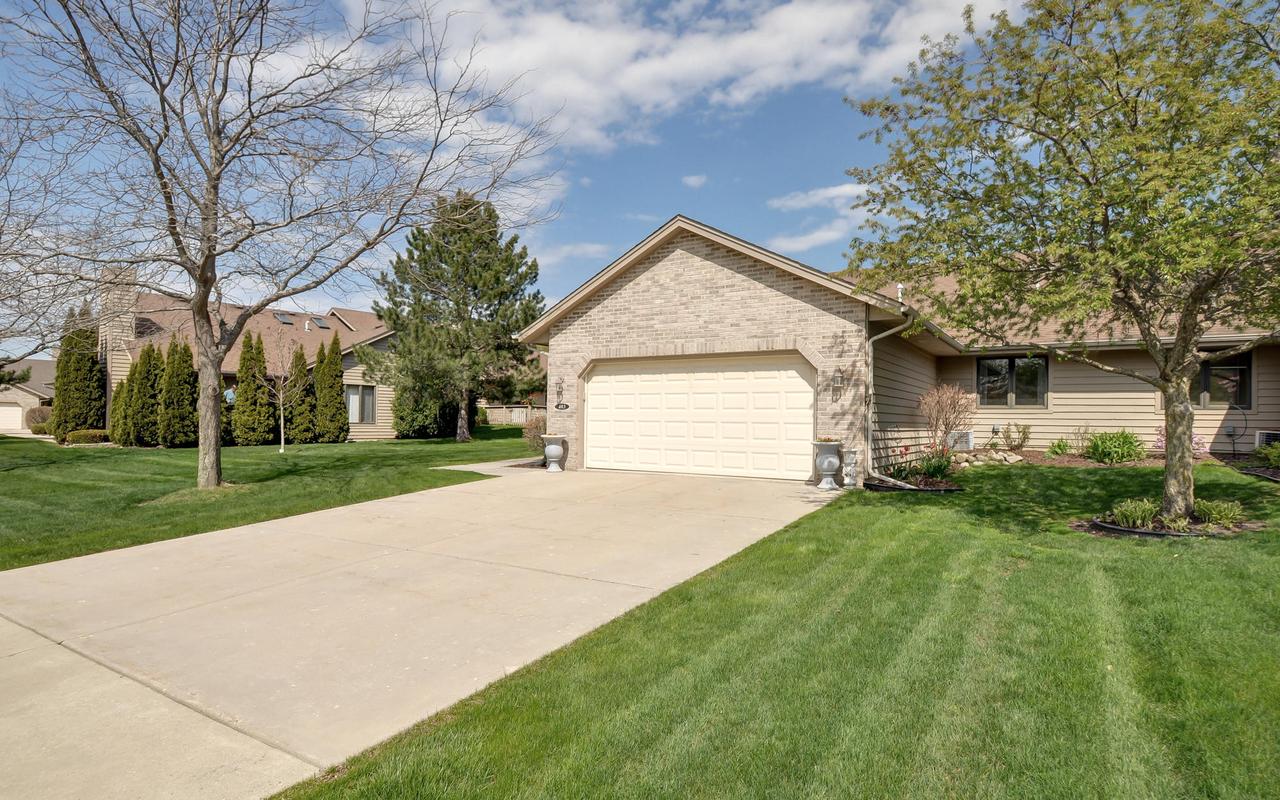 403 Green Valley Dr., Mount Pleasant, WI 53406