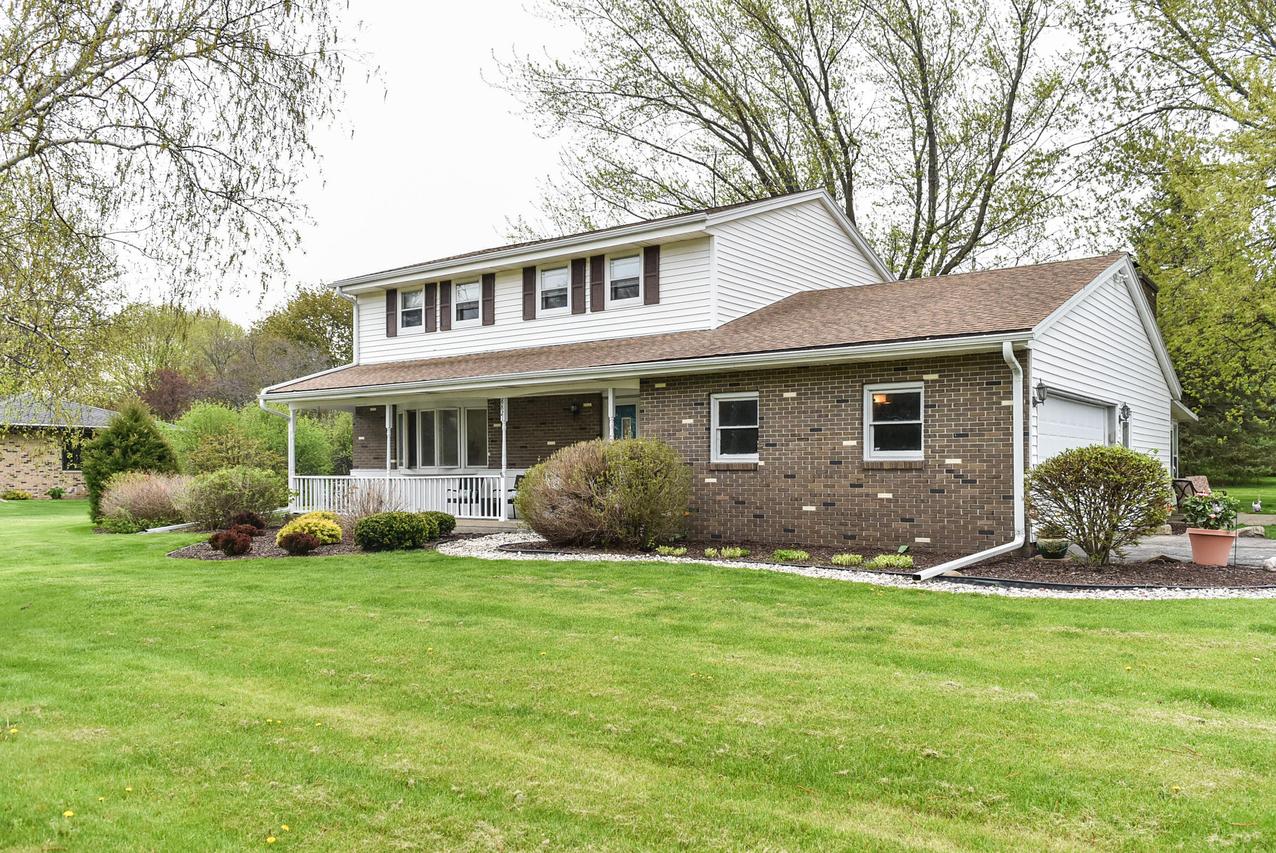 8821 Mary Dr, Mount Pleasant, WI 53406