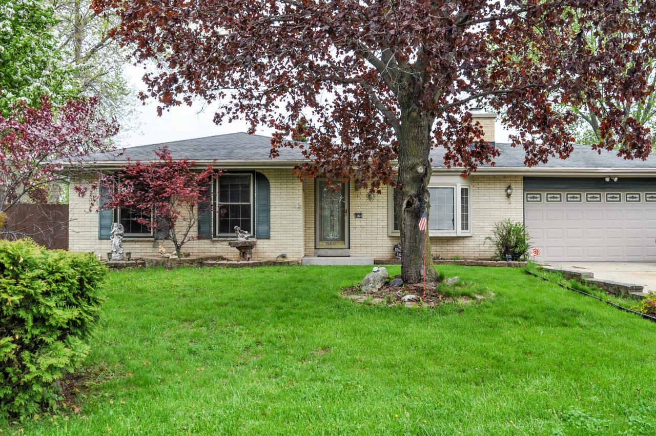 8125 S 58th St, Franklin, WI 53132