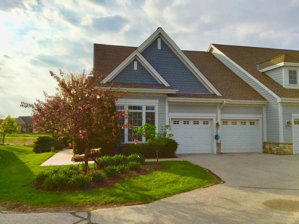 1760 Bess Ct #6, Oconomowoc, WI 53066