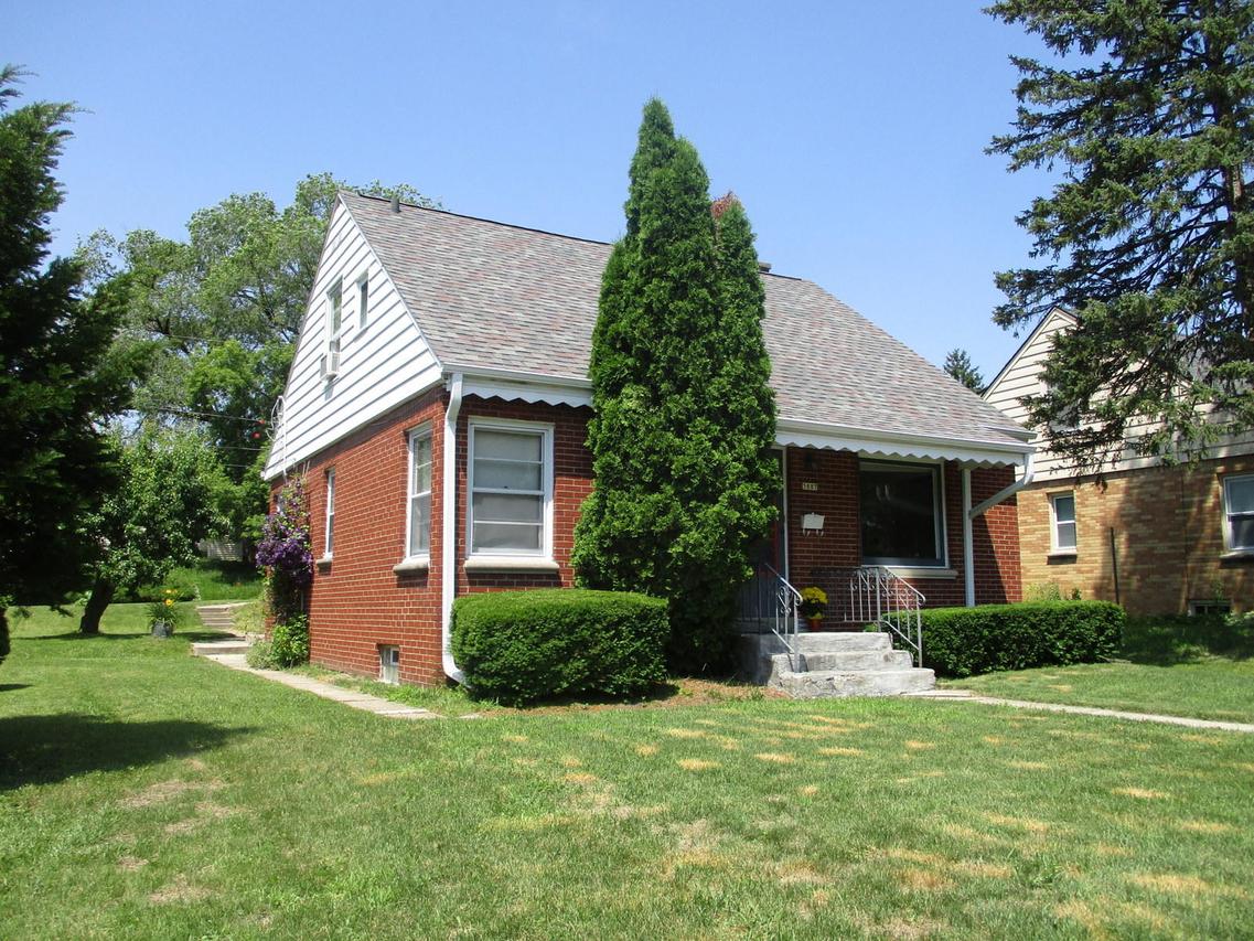 5887 N 34th St., Milwaukee, WI 53209