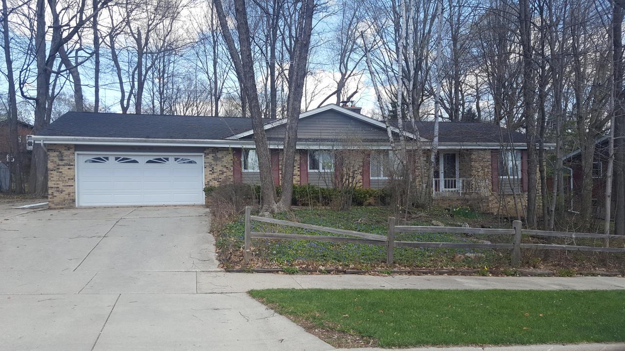 150 Woodridge Rd, West Bend, WI 53095