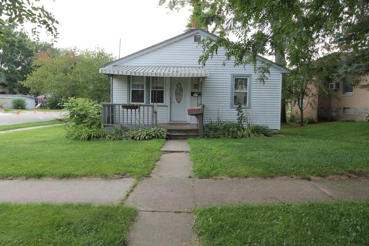 400 S Perkins Blvd, Burlington, WI 53105