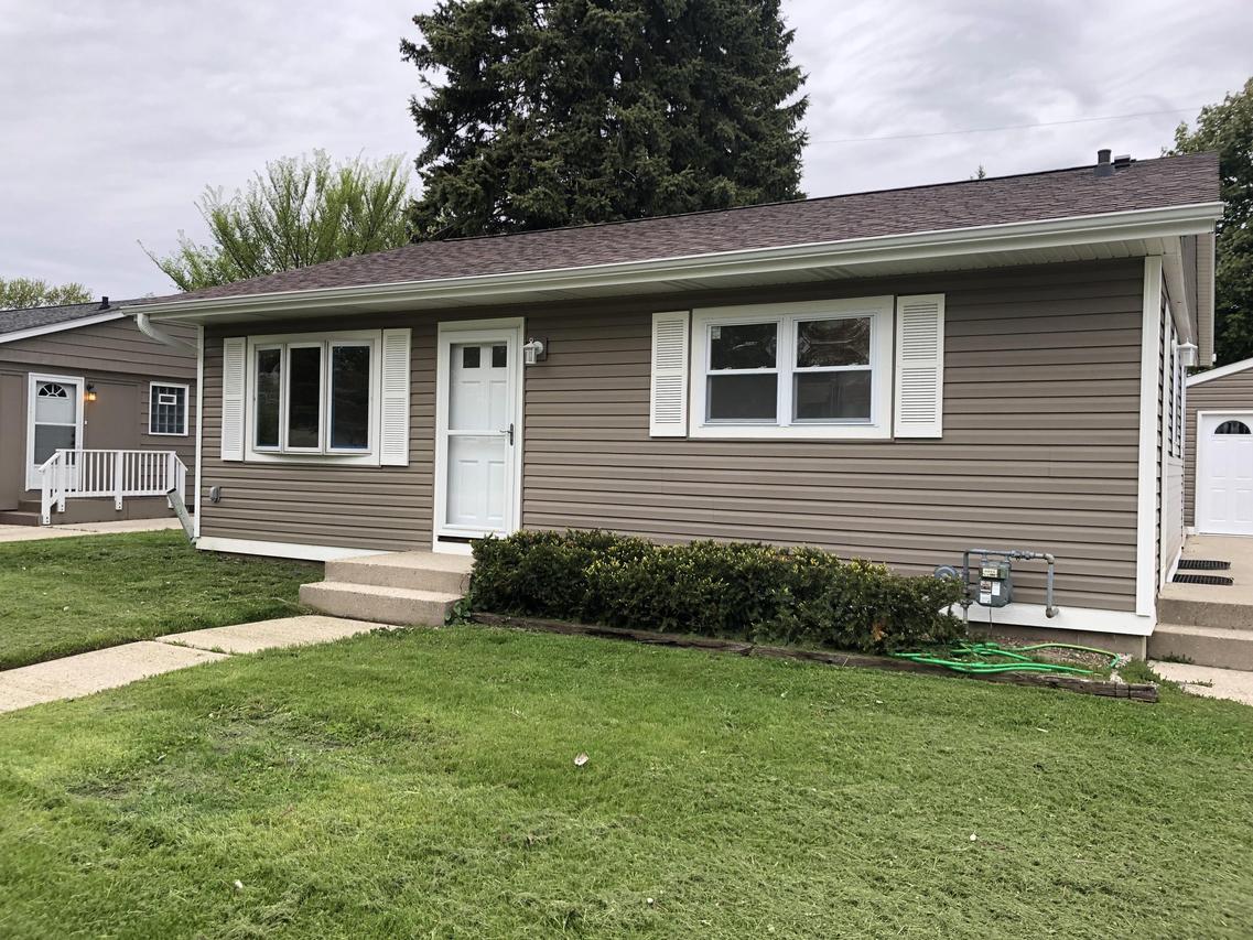 1808 85th St, Kenosha, WI 53143