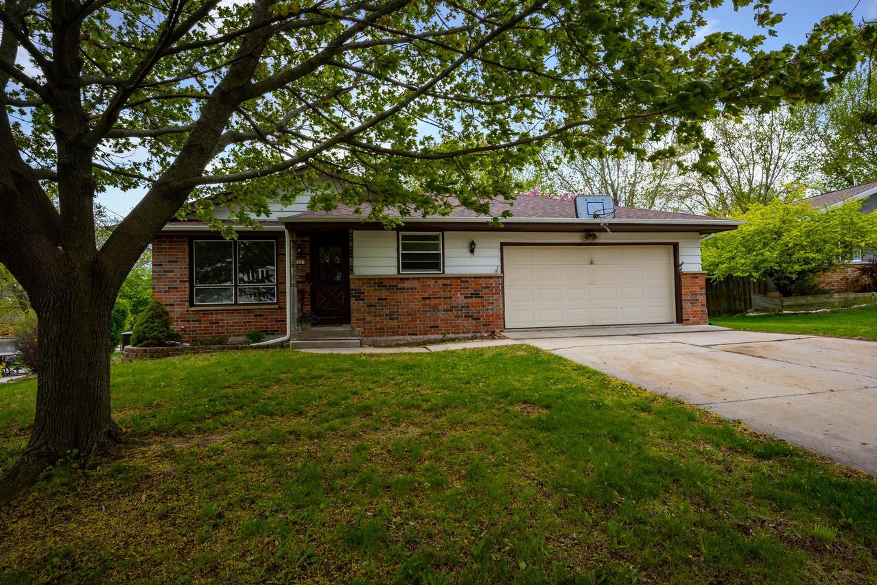 1207 Pear Tree Ct, West Bend, WI 53090