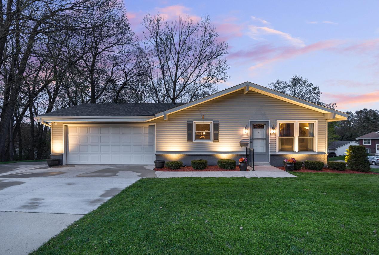 1137 Green Tree Rd, West Bend, WI 53090