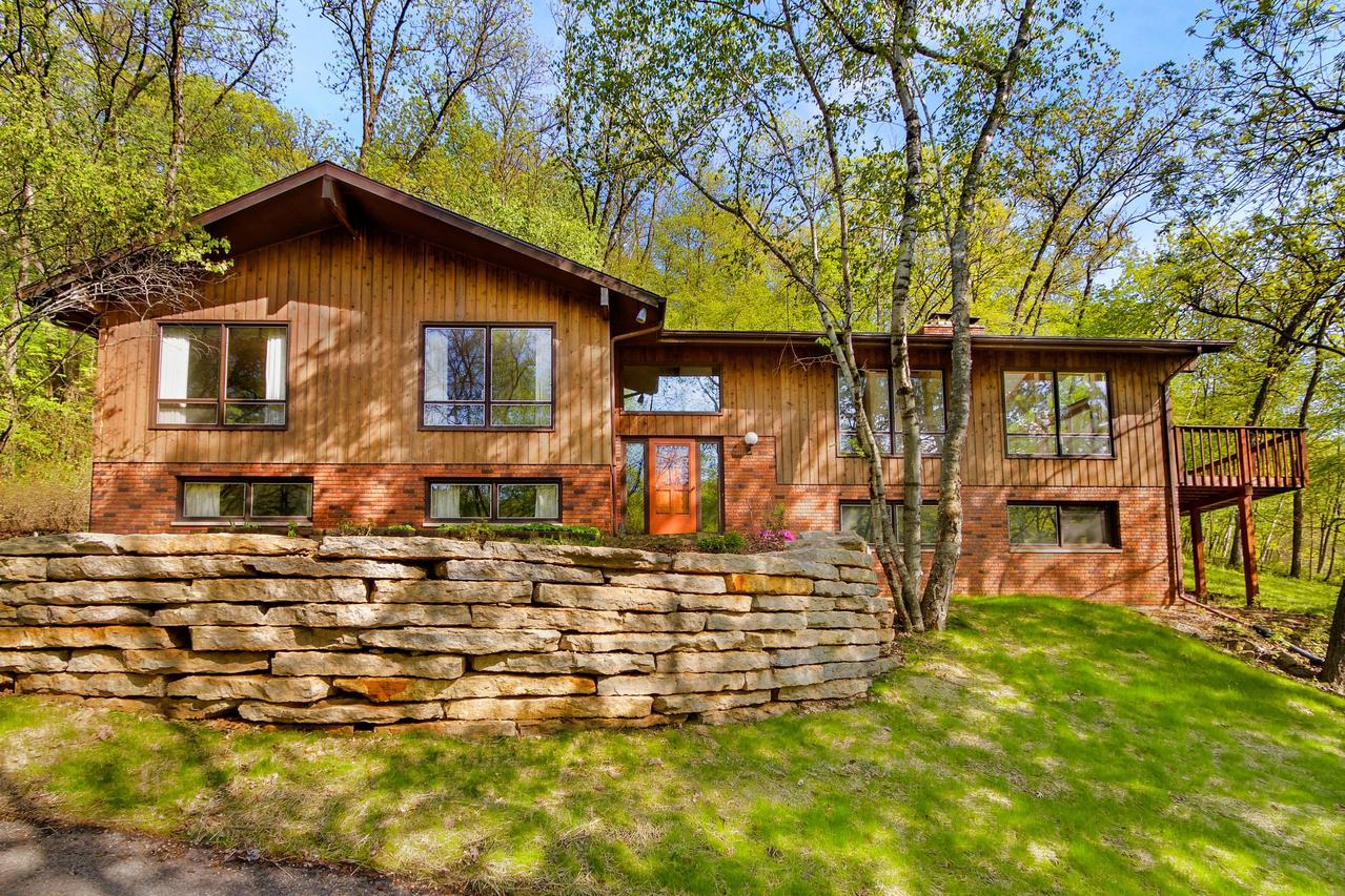 N2028 Wedgewood Dr, Shelby, WI 54601