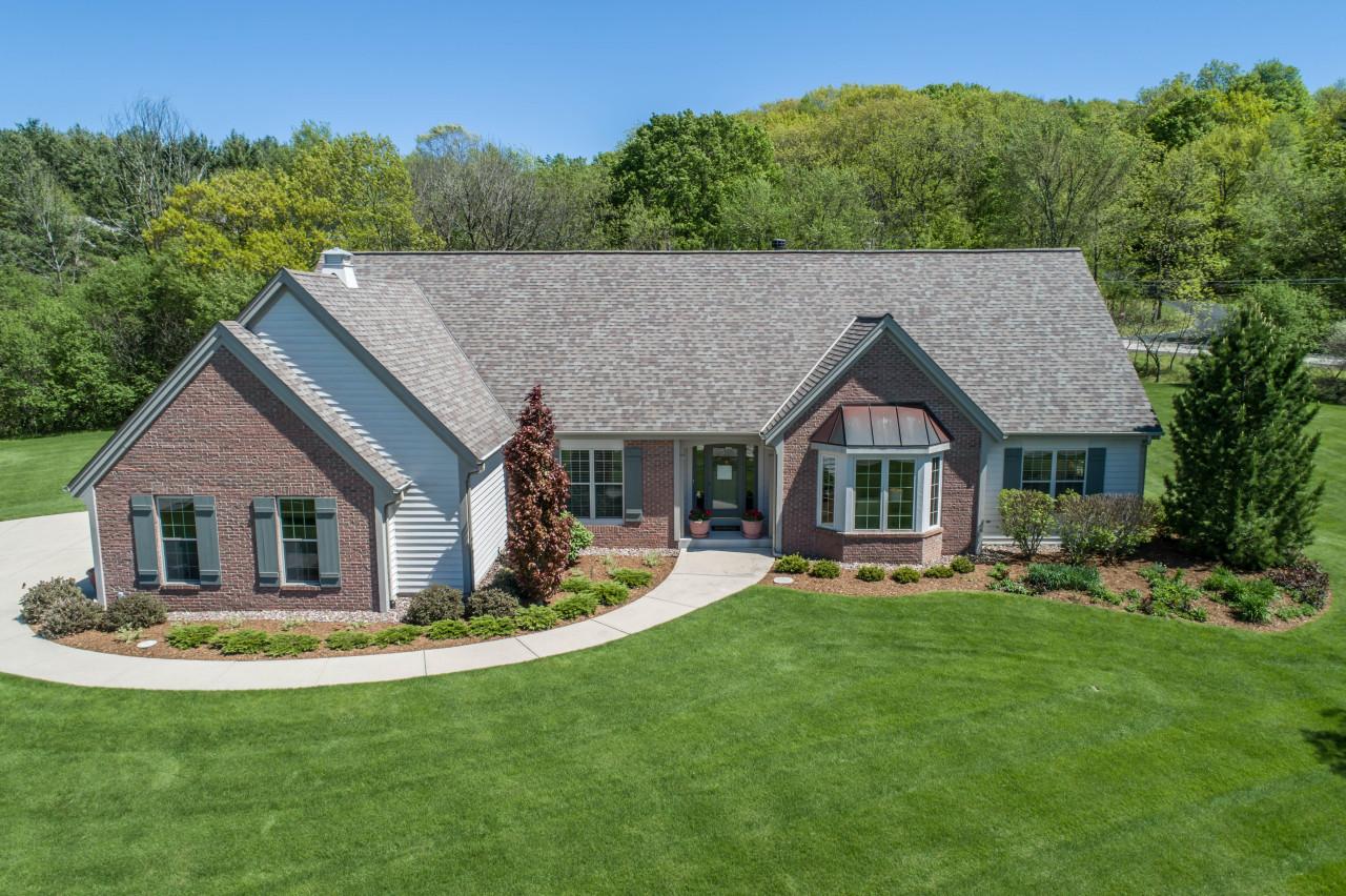 W248S6168 Deerfield Cir., Waukesha, WI 53189