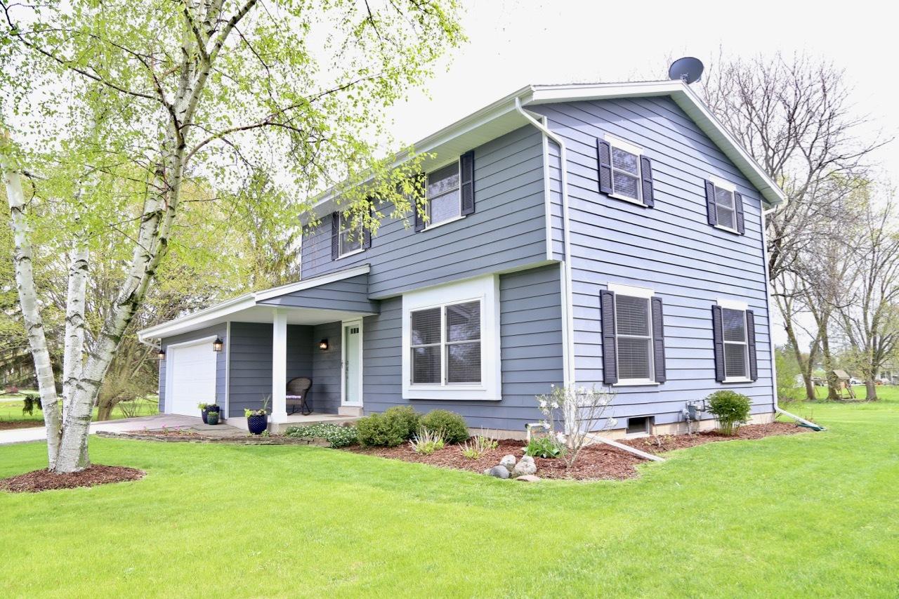 10443 N Magnolia Dr, Mequon, WI 53092