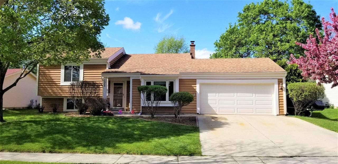 1244 Lambeth Rd, Waukesha, WI 53189