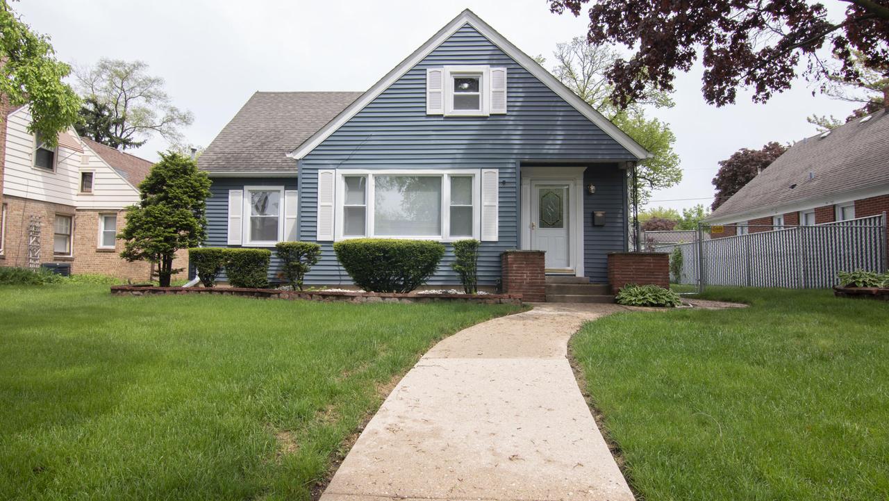 4912 N 73rd St, Milwaukee, WI 53218