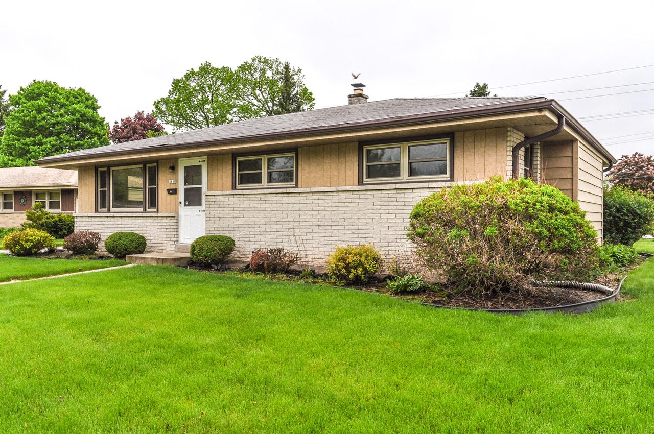 5889 Oakwood Ave, Greendale, WI 53129