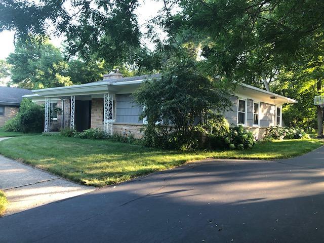 7047 N Crossway Rd, Fox Point, WI 53217