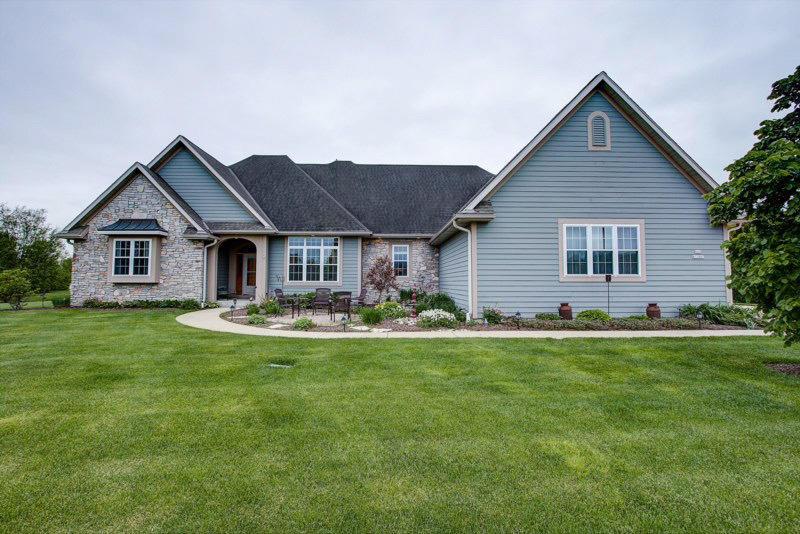 N64W12883 Daylily Ct, Menomonee Falls, WI 53051