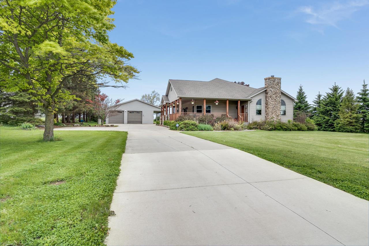 1404 Colony S Ave., Yorkville, WI 53182